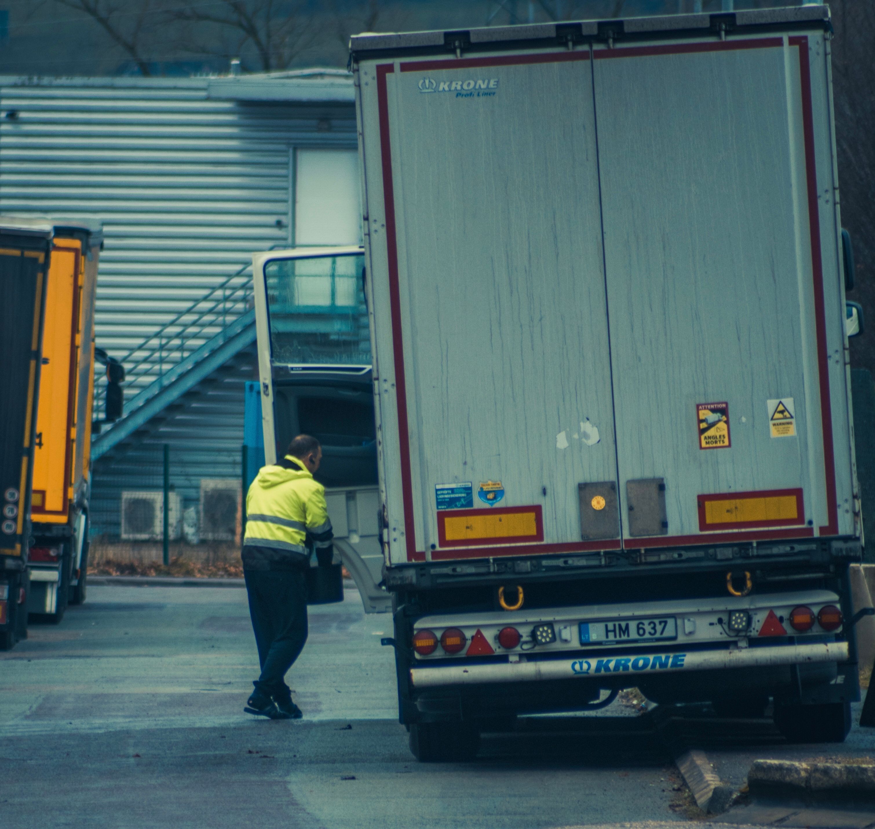How to Build a Professional HGV Driving Record That Follows You From Job to Job